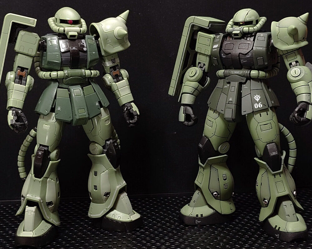RGザクと改造したHGザクの比較の写真