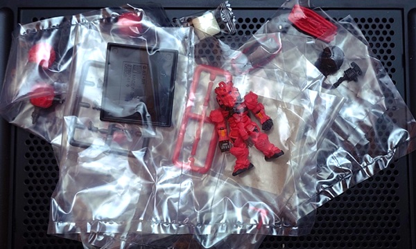 パーツが入った袋の写真