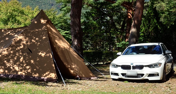 テントと車の写真